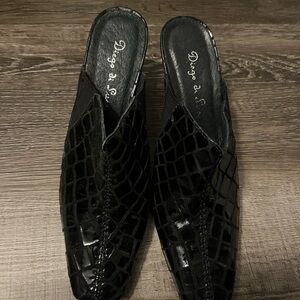 Black Crocodile Pattern Mules